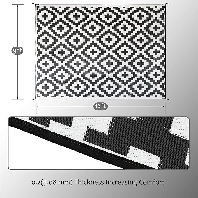 1 Reversible Outdoor Mat for various settings (9' x 12', Black & White Lattice)