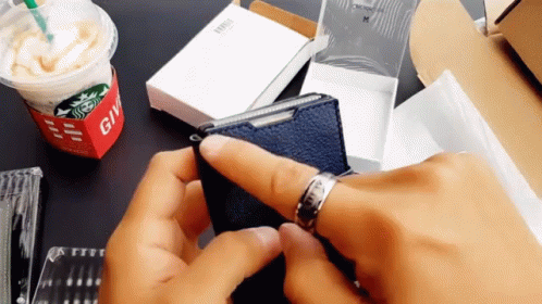 Taking a look at our wallets - Part 1 : LEO