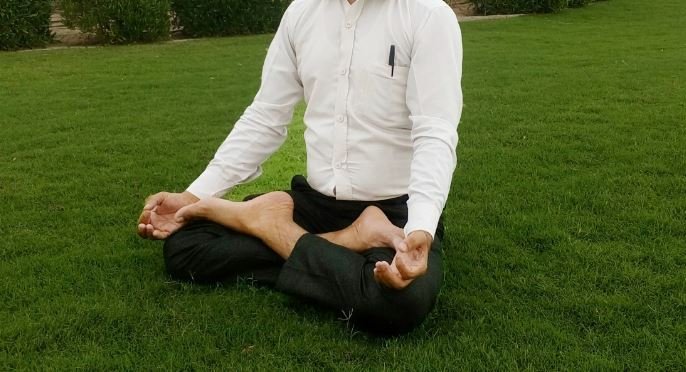 https://s26.postimg.org/jqvvtu7h5/yoga.jpg