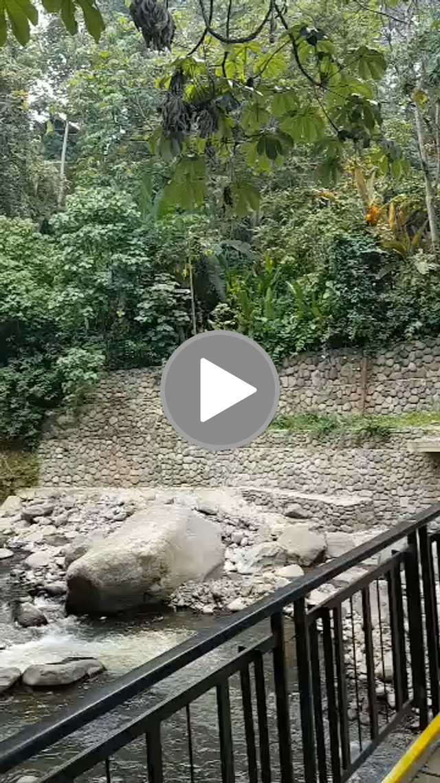 videos/8206a93b85154655d0acda74e1f8acbf-00001.png
