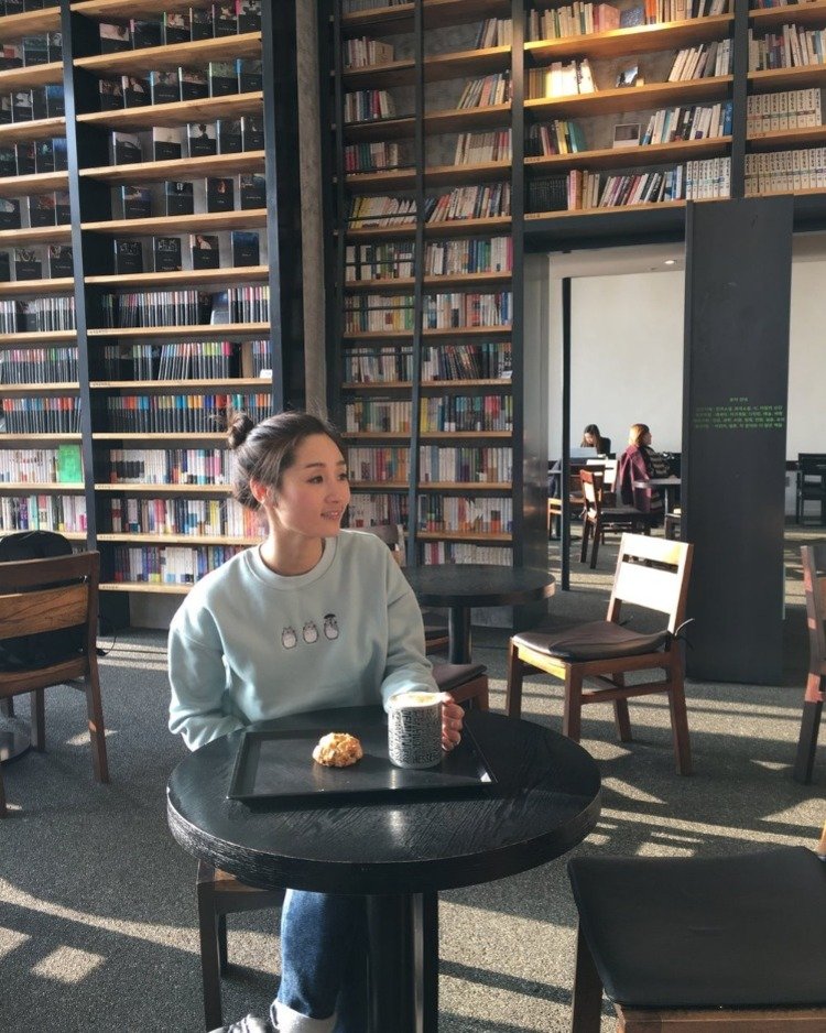 Bread+Comma+cafe+in+Seoul+South+Korea (2).jpeg