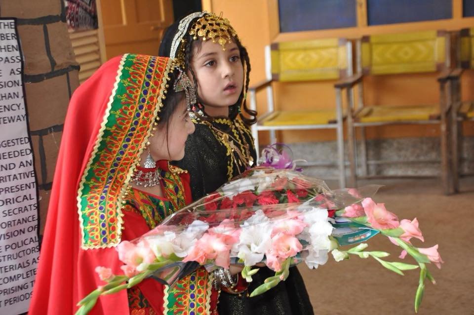 PRESENTING PUKHTOON CULTURE OF PAKISTAN BY CHILDREN PeakD