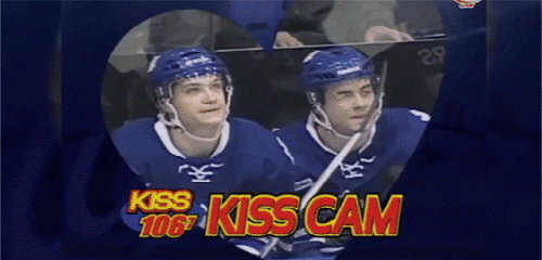 Hockey-Kiss-Cam1.gif