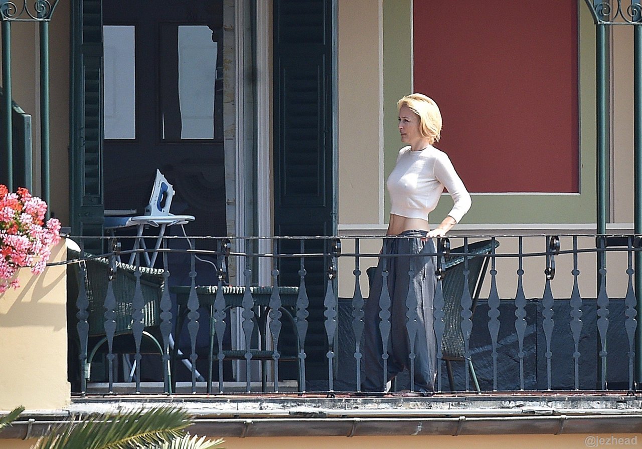 Gillian Anderson at a Hotel in Portofino, Italy - 6/25/17 | PeakD