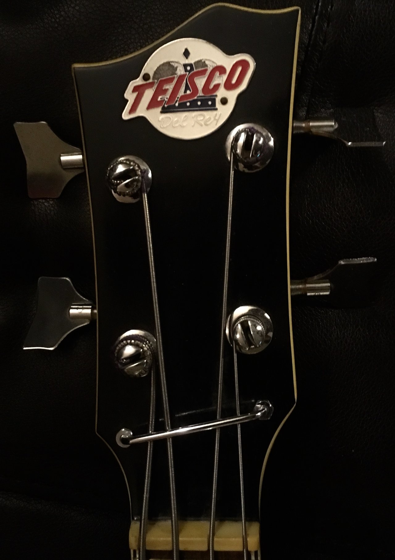 Teisco store violin bass