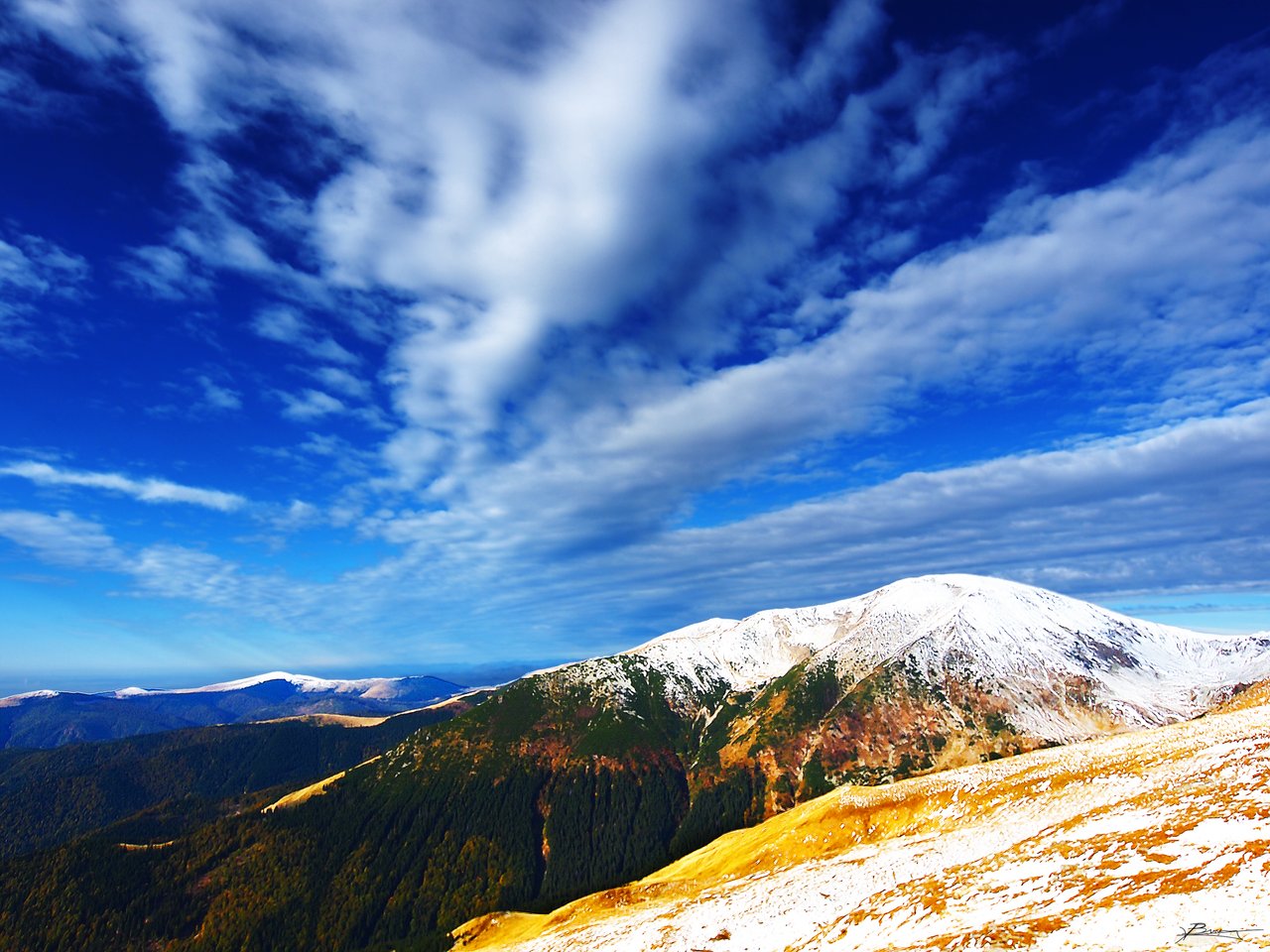 https://upload.wikimedia.org/wikipedia/commons/7/76/Transalpina_-_cold_mountain.jpg