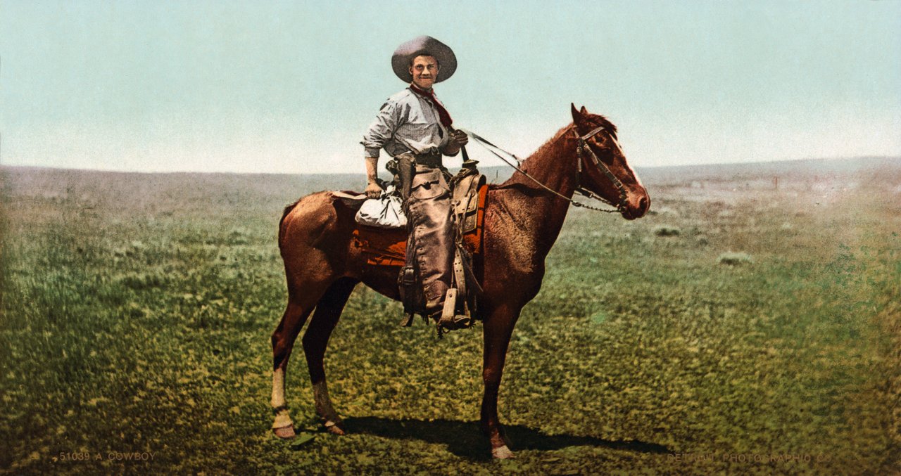 https://upload.wikimedia.org/wikipedia/commons/8/82/Cowboy%2C_Western_United_States%2C_1898-1905.jpg