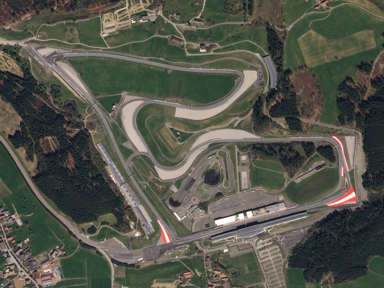Red_Bull_Ring%2C_April_18%2C_2018_SkySat.jpg