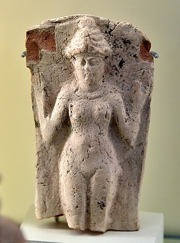 https://upload.wikimedia.org/wikipedia/commons/thumb/5/5b/Terracotta_plaque%2C_showing_the_goddess_Ishtar._19th-17th_century_BCE._From_Iraq._Pergamon_Museum.jpg/356px-Terracotta_plaque%2C_showing_the_goddess_Ishtar._19th-17th_century_BCE._From_Iraq._Pergamon_Museum.jpg