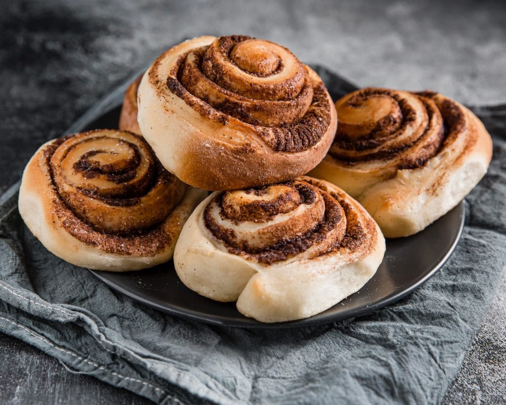 https://www.antojoentucocina.com/wp-content/uploads/2021/07/cinnamon-rolls-2-1024x819.jpg