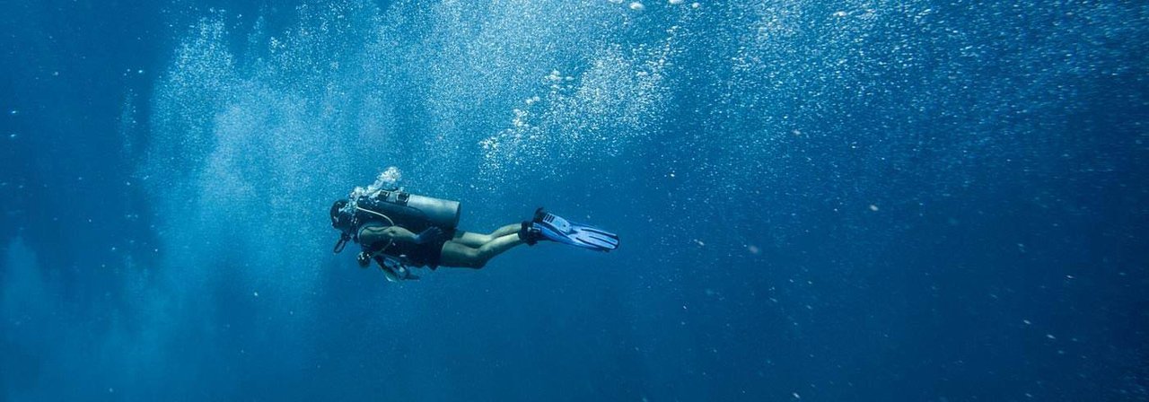 https://www.baliscuba.com/wp-content/uploads/2017/05/deep-diver.jpeg