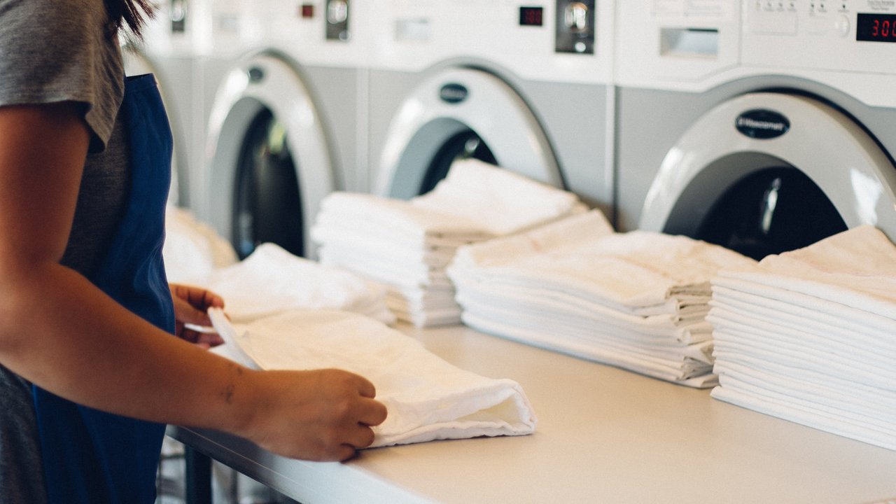 https://www.laundryfirst.sg/images/post/featured-image/8e0b3b3f526bfc0e2a71f60402d6b1c4d7e9136a5fd8b99c4767a633e2ac2c7dbf11e716.jpg