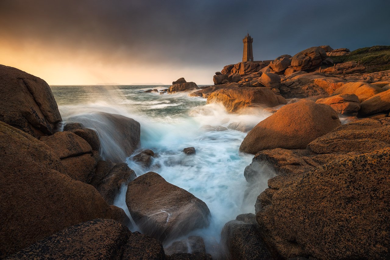 Phare de Men Ruz Sunset