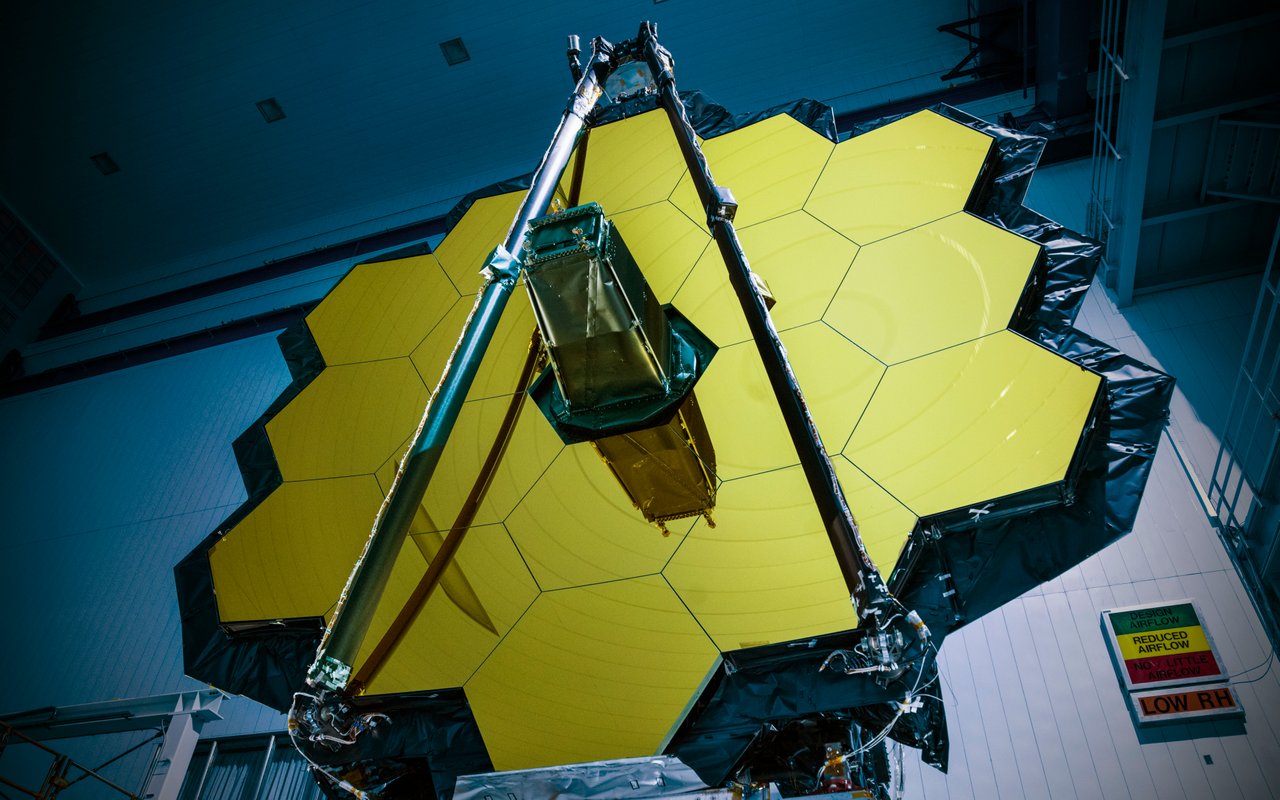 https://www.nasa.gov/sites/default/files/thumbnails/image/jwst_mirror.jpg