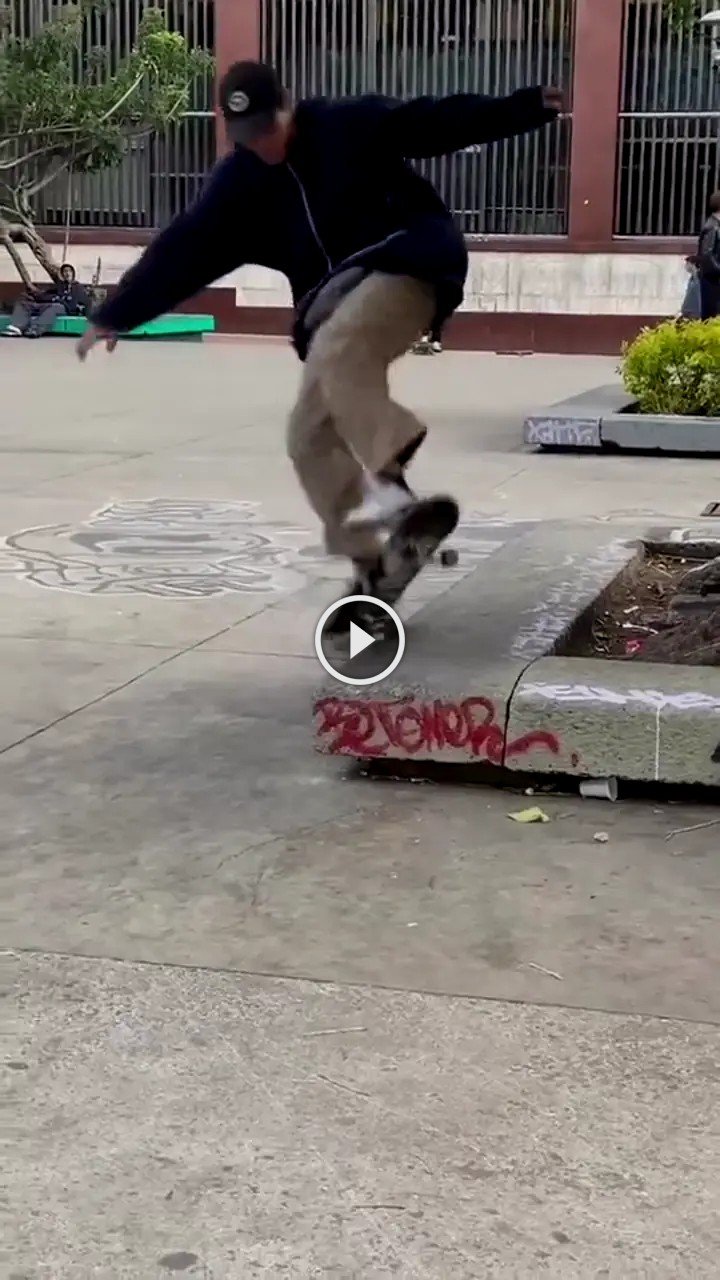 https://www.skatehype.com/tempimg/andresk8-25452-hive.jpg?1734850805