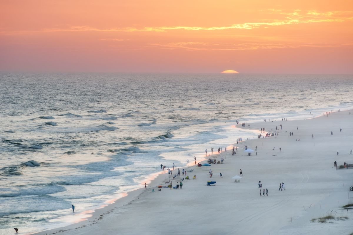 Playas de arena blanca para sorprenderse: Cinco spots que le sacarán una  sonrisa - GO Playa
