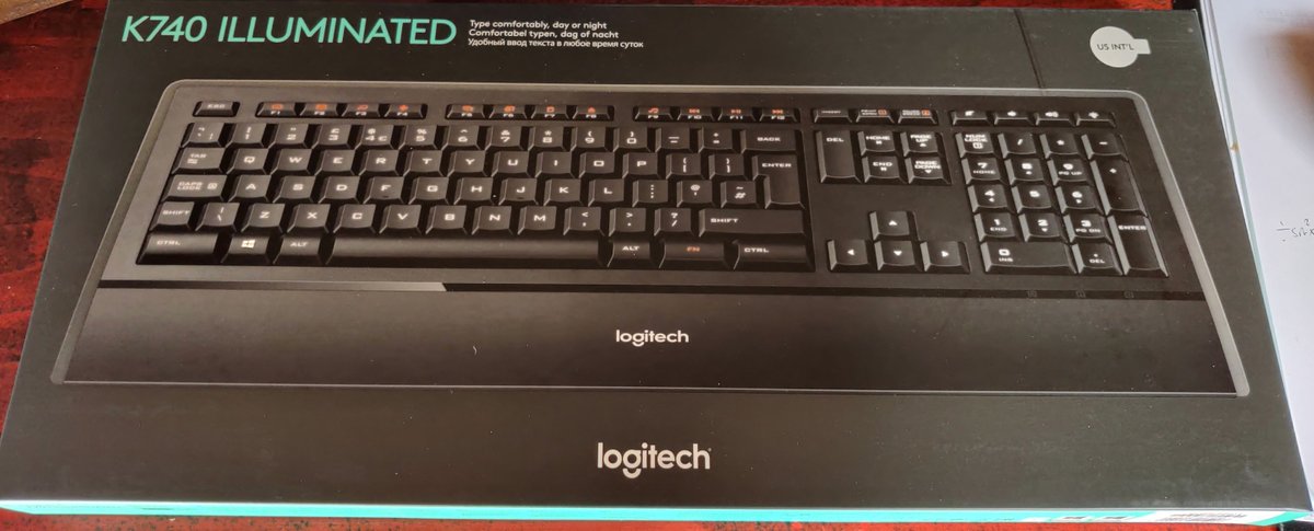 Manifest skøjte rig Logitech K740 Illuminated Keyboard Review | PeakD