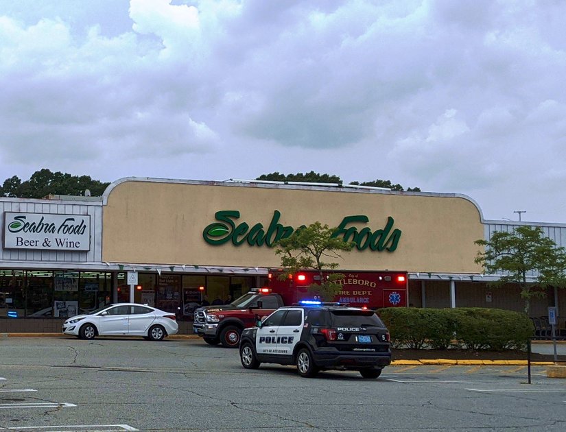21 July 2022 - Accident in front of a supermarket — Hive
