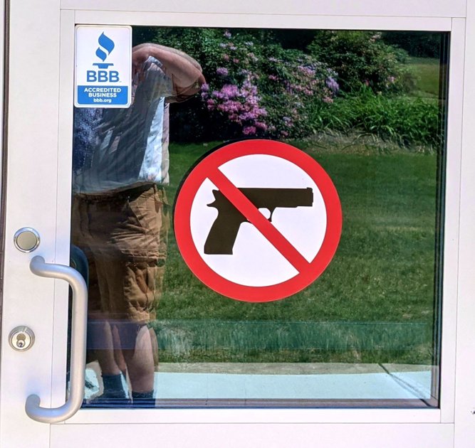 6 June 2022 - "Gun free zone" sign — Hive