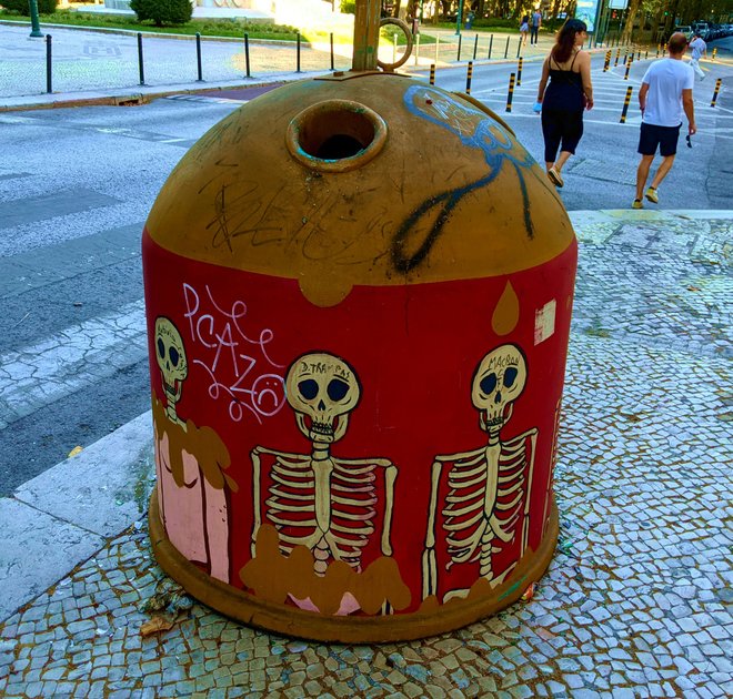6 August 2021 - Street art on a traschcan — Hive
