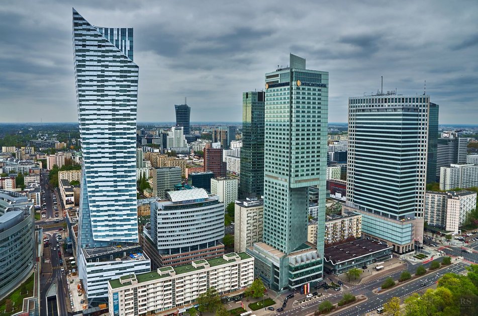 Panorama of Warsaw from above | PeakD