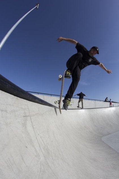 Fakie noseblunt stall, Skatepark Manacor, Aitor Lopez | PeakD