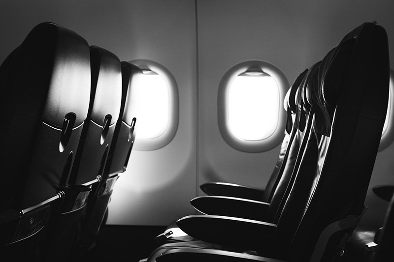 10-tips-to-survive-a-long-flight