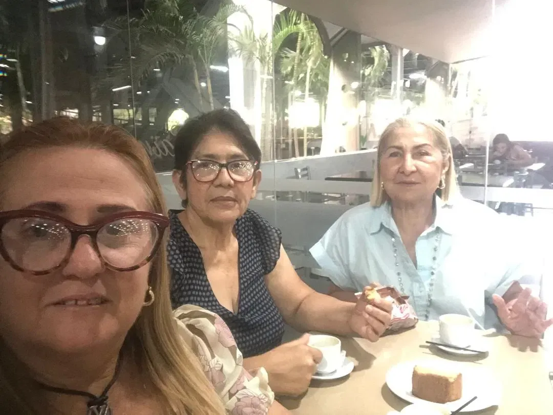 VesmvZ8b4cAdhIV4_21.webp