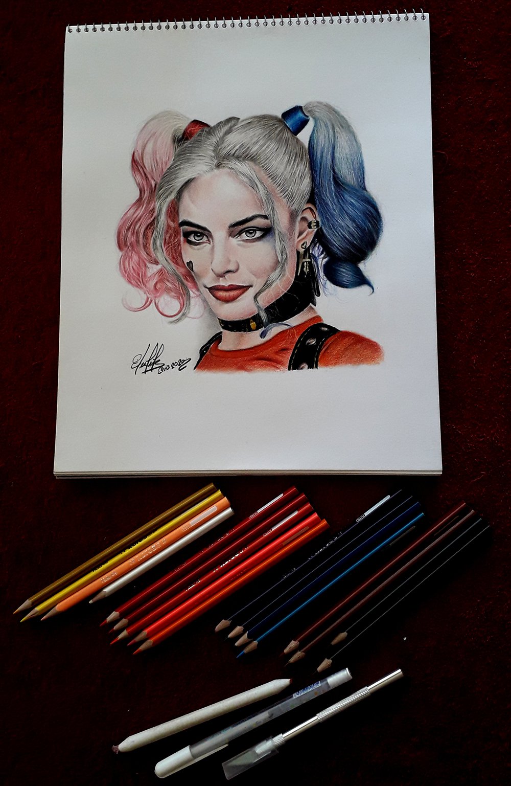 Redrawing Harley Quinn but in colors.. Volviendo a dibujar a Harley Quinn  pero en colores. — Hive