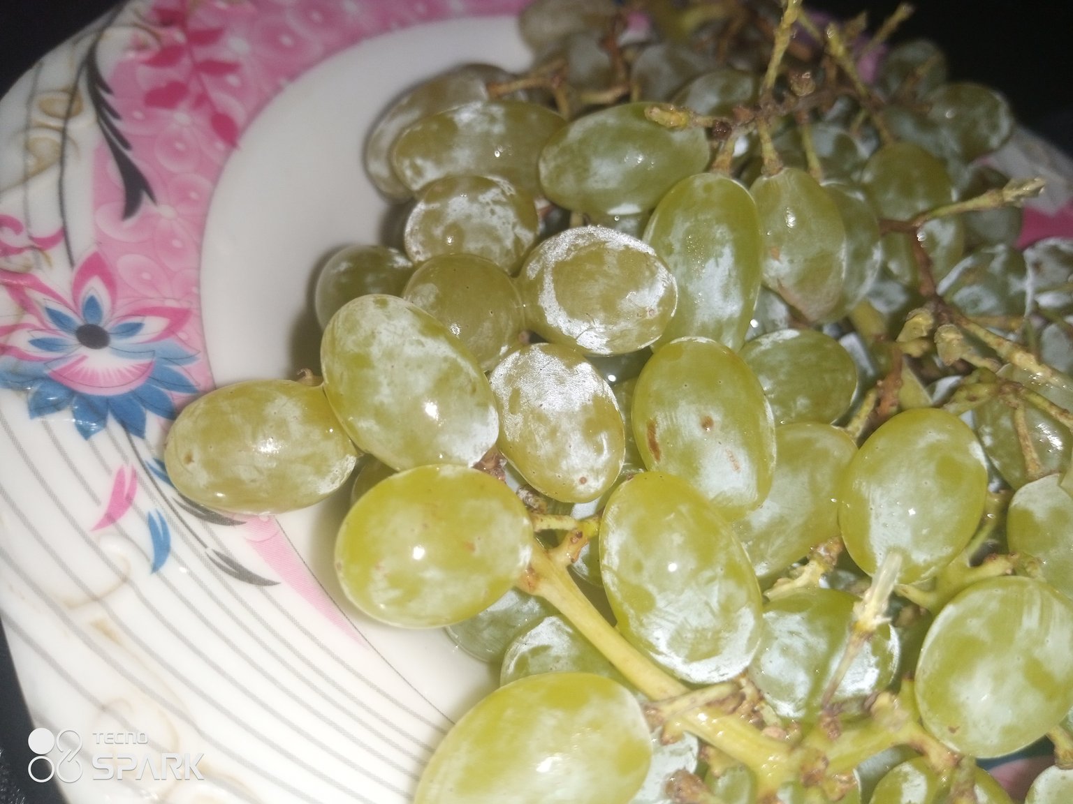 10-awesome-benefits-of-eating-grapes-and-health-hive