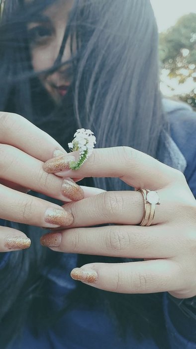 Foto con la flor y el anillo..jpg