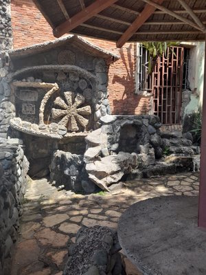 Fuente de roca
