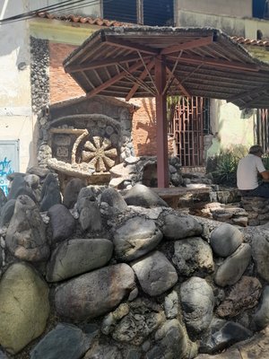 Fuente de roca