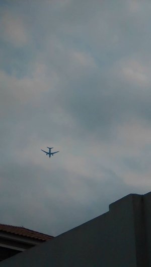 Avión en el cielo