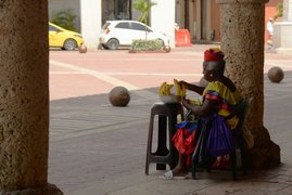 📸 PhotoFeed Contest - Street Photography #165 : Street vendor i Cartagena