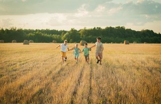 https://images.hive.blog/320x320/https://images.hive.blog/DQmTeJQpw6ucanZi2RdAMEWakju2Z1T5MrvfzEa62hgLuvm/kids-6522375_960_720.jpg