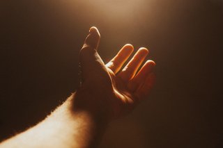 https://images.hive.blog/320x320/https://images.hive.blog/DQmWeQWLwhV1Uw4KDcKWLcRM4iQidN2XGCHN1uz9cwCNxvz/hand-4661763_960_720.jpg