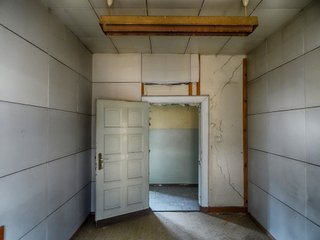 https://images.hive.blog/320x320/https://img.travelfeed.io/koenau%2F2025-07-16-18-07-010-hive-police-headquarter-2-jpg