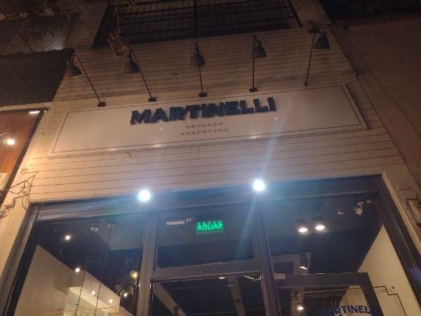 Martinelli Caffe Pasticceria e Gelato-review-photo-by-aventurerasbike-image-4