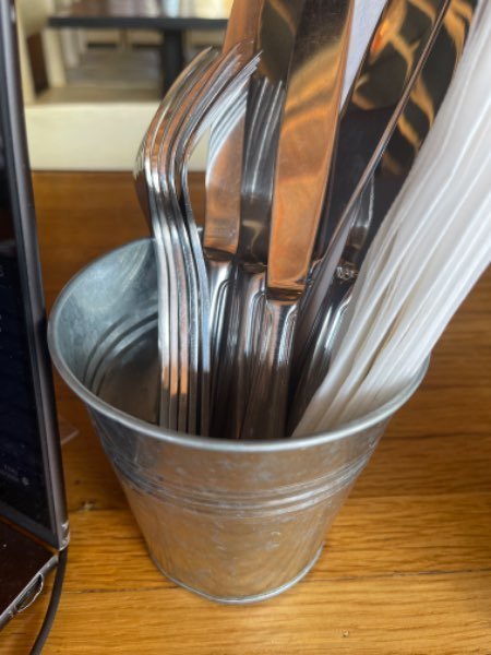 I visited CAFE De La FONDA - Colombian Coffee & paid Hive Dollars & here is my review
