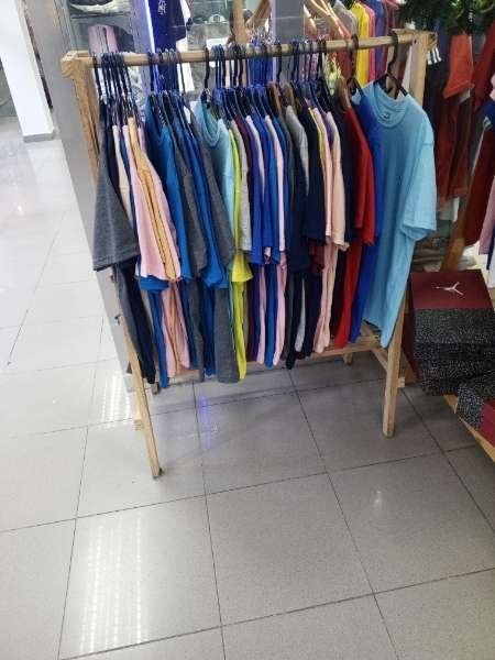 I visited Ropa, calzado, y accesorios para caballeros. & paid Hive Dollars & here is my review