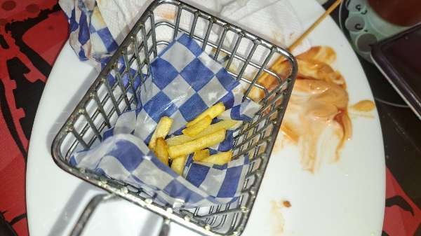 I visited C.C El Trolly & paid Hive Dollars & here is my review