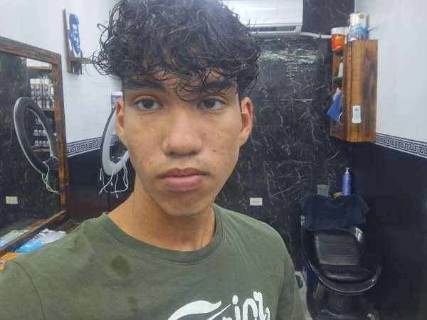 I visited Family barber23 & paid Hive Dollars & here is my review
