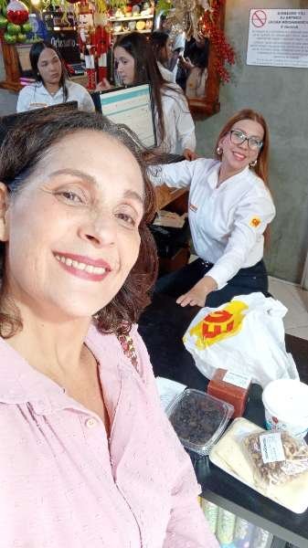 Econoquesos-review-photo-by-elamaria-image-2