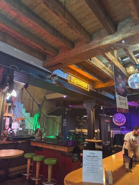 Independent   Café-review-photo-by-inalloush-image-1