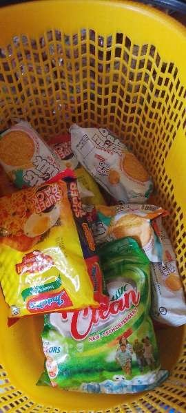 I visited Dikkies Supermarket & paid Hive Dollars & here is my review