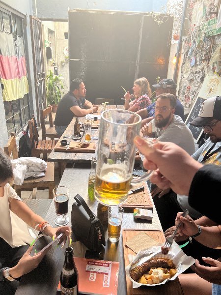 I visited Berlins Bretzel Wagen - Biergarten & paid Hive Dollars & here is my review