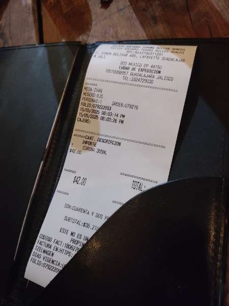 I visited Berlins Bretzel Wagen - Biergarten & paid Hive Dollars & here is my review