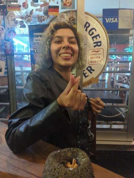 I visited Berlins Bretzel Wagen - Biergarten & paid Hive Dollars & here is my review