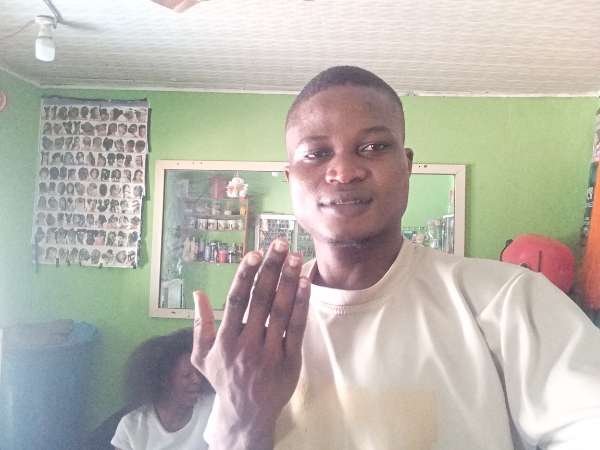 Sarah-B Saloon-review-photo-by-calebmarvel01-image-2